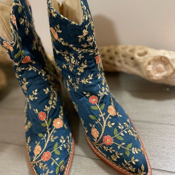 Mono Free People Eloise Embroidered Navy/Gold Floral Ankle Boots Sz 7/38 New - Picture 6 of 12